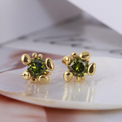 Simple and exquisite flower shape inlaid single diamond earrings