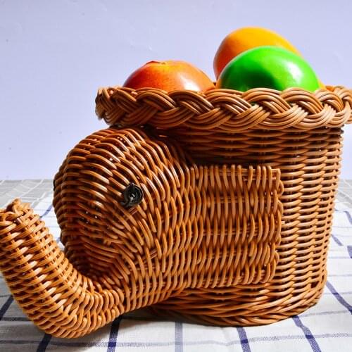 Rattan Fruit Basket Elephant Wicker Bread Basket Fruit Bowl Tray Vegetable Snack Basket Novelty Animal Shape