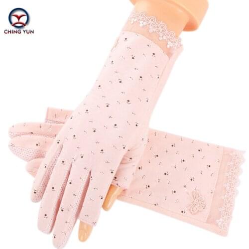 New Sunscreen Golves Driving Slip-resistant Cotton Thin Anti UV elasticity in summer Fashion Female Breathable half finger Glove