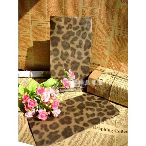 Wholesale Free Shipping Size 23x12x7.5 Gift Paper Bags shopping leopard print Kraft Promotion bag clothes bags 50pcs/lot