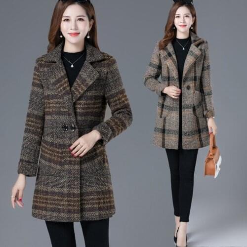 Lattice Woolen coat female New Spring autumn Large size Women Middle age clothing coat female Fashion Windbreaker Outerwear 5XL