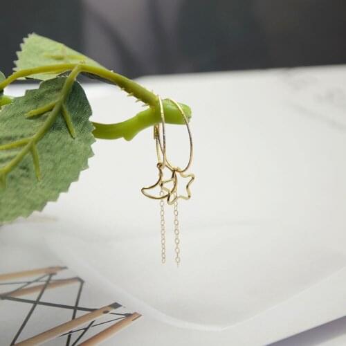 Domino Handmade Dreamy Hoop Earrings Dainty Star ＆Moon Hoop Earrings Mismatch Earrings