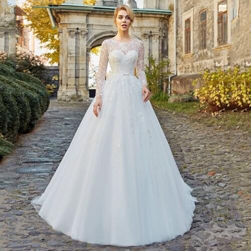 Modest Tulle A-line Bridal Gowns 2021 High Quality Appliques Scoop Neck Court Train Long Sleeve Wedding Dress