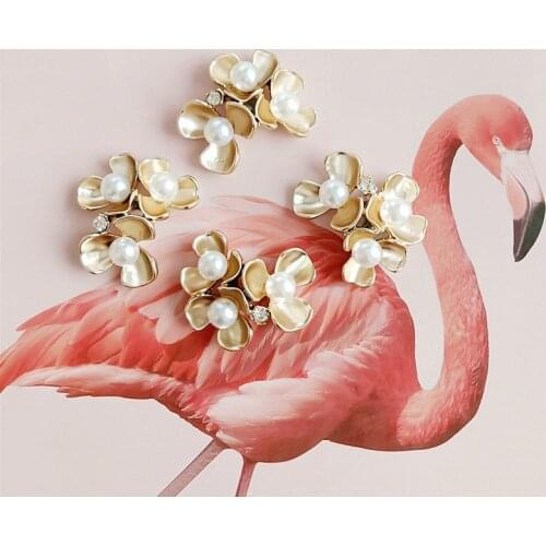 2 pcs/lot Three Flowers Rhinestones Buttons Pearl Buttons Alloy Wedding Decoration Hair Embellishments Sewing Decor Accessories