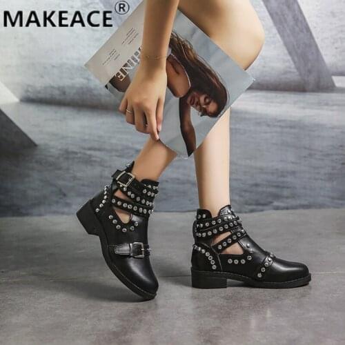 2021 Fall Thick Hollow Womens Shoes Fashion Casual Low Top Bare Boots Trendy Pin Button Riveted Womens Leather Boots Platform