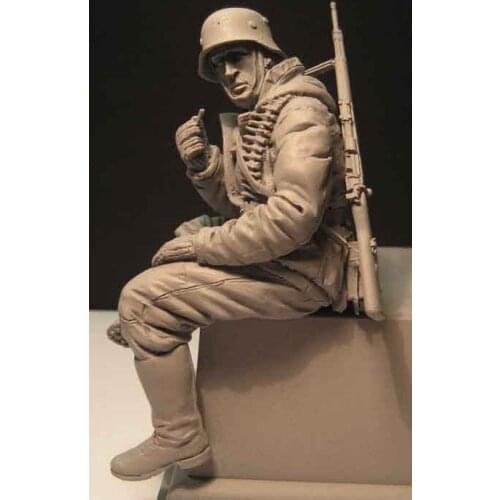 1/16 ancient officer sit and rest include 1 (NO BASE ) Resin figure Model kits Miniature gk Unassembly Unpainted