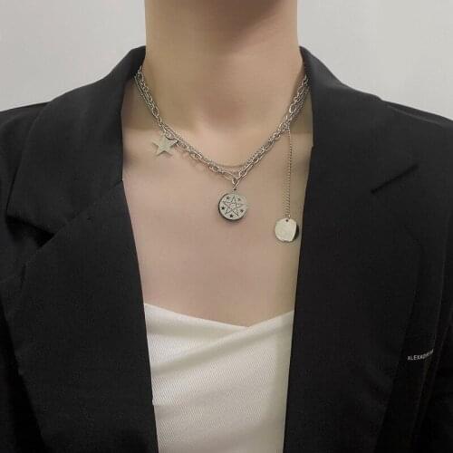 U-Magical Creative Queen Portrait Star Pendant Necklace for Women Double-Layer Geometric Chunky Chain Asymmetry Necklace Jewelry