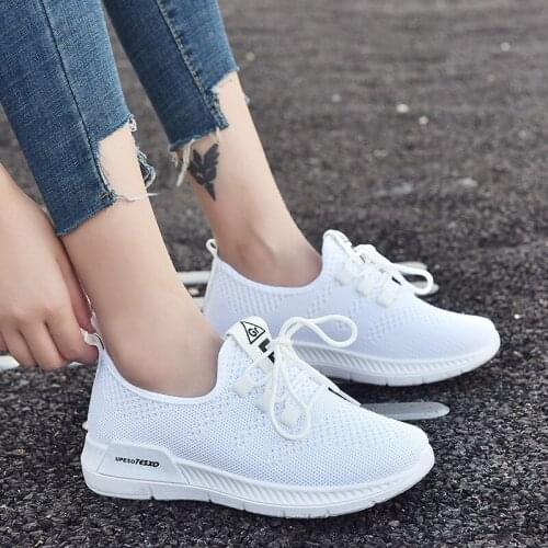 Mesh Breathable Sports Shoes Womens Lightweight Student Running Shoes Comfortable White Shoes Trendy Soft Sole