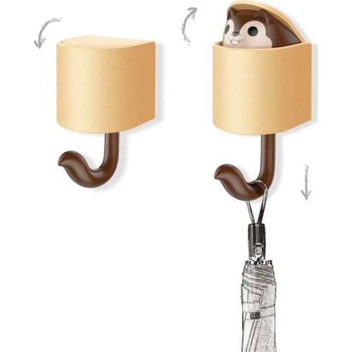 1pcs Cute Little Squirrel Hook Clothes Hat Hook Hanging on The Door Key Hook Wall Hooks for Hanging Clothes Bathroom Gadgets