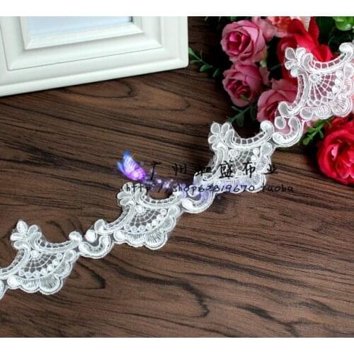New!!! Delicate15 Yards Wholesale Off White Fabric Flower Venise Venice Lace Trim Applique Sewing Craft 35mm Width Free Shipping