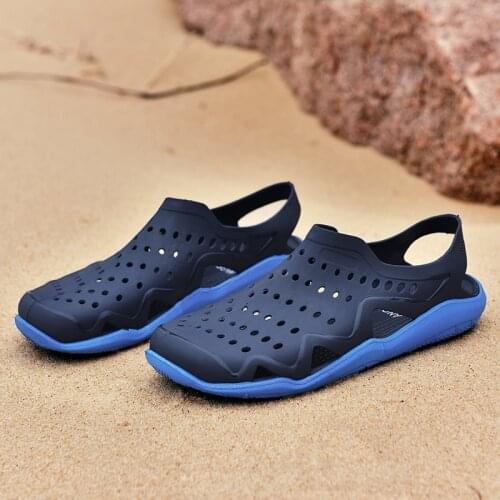 Men garden sandals 2019 outdoor summer beach water shoes 39 clogs mens native rubber jelly sandalhas masculino adulto holes