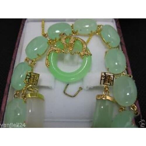 Beautiful Green Natural Jade Bracelet pendant Necklace earring Set