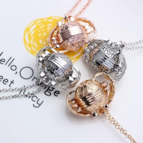 Magic 4 Photo Pendant Locket Necklace Memory Floating Angel Wings Family Pictures Put The Necklace Jewelry