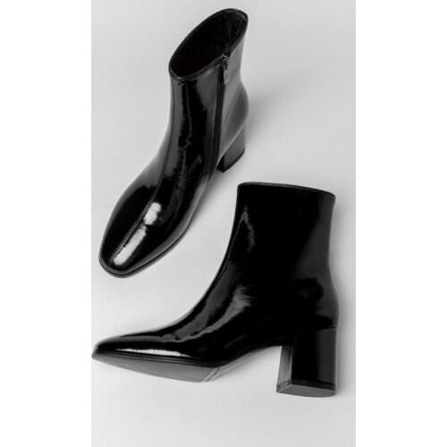 2021 New Ankle Boots Soft Patent Leather Women Boots Thick Highs Ladies Shoes Autumn Winter Zipper Woman Boots Black White