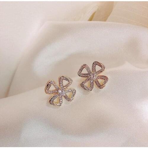 S925 Earrings For Woman Compact Stylish Temperament Simplehey Pierced with Four-leaf Fower Earrings