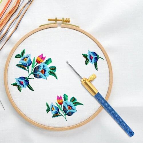 DIY Embroidery Crochet Needle Beaded Embroidery Hoop Hook with 3 Needles French Hoop Hook Reverse Embroidery Sew Tool for Gift