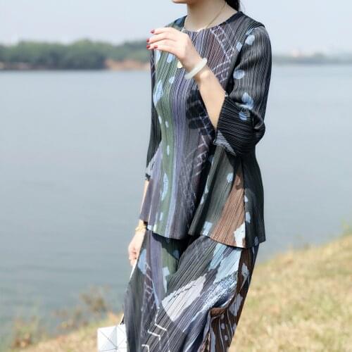 Autumn Spring Miyake pleated printed seven-minute sleeve personalized loose large size T-shirt non-standard nine-minute pantsuit
