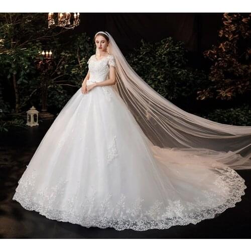 2021 Luxury Lace V Neck Ball Gown Wedding Dresses Short Sleeve Princess Illusion Applique Bridal Gowns Casamento