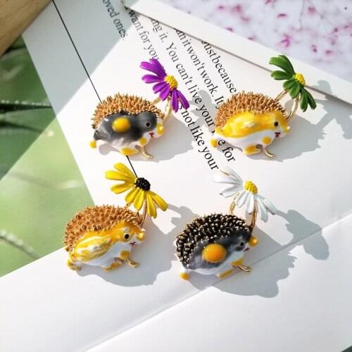 Cartoon Fashion Personality Hedgehog Brooch Korean Small Hedgehog Animal Brooch Unisex Hundred Matching Ornaments Ins Style