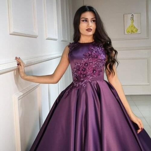 Elegant Purple Lace Appliques Long Evening Dresses Boat Neck Sleeveless Ball Gowns Floor Length Special Occasion Gowns
