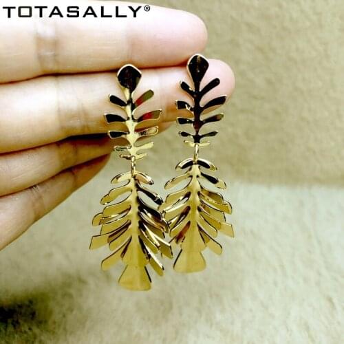TOTASALLY Designed Dangle Earrings womens Golden Hollow Leaves Drop Earrings Lady Party Show Jewelry Accessories Dropship