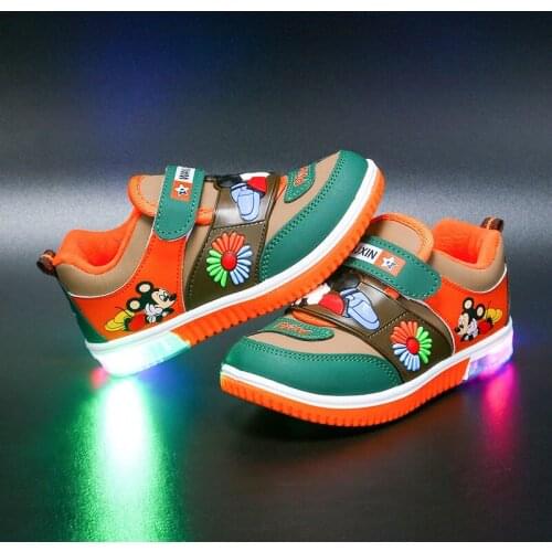 Disney childrens cartoon Minnie and Mickey casual shoes boys and girls sports shoes plus velvet warm cotton shoes LED non-slip