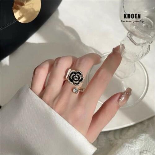 Sexy Black Camellia Micro Set Zircon Gold Open Rings For Woman‘s Elegant Finger Accessories For Korean Fashion Jewelry Girls