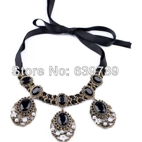 Queen Luxury Jewelry Black Ribbon Black Choker Short Necklace Women White Simulated Pearl Statement Maxi Necklace Vintage