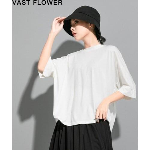 VAST FLOWER Women's T-shirts