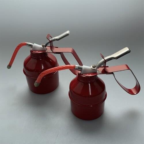 Pump Oil Can High Pressure Pistols Corrosion Resistant 300/500ml Hand Oil Can Oil Injector with 125/130mm Hose A5KD