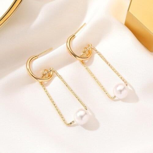 U-Magical Temperament C Shape Imitation Pearl Geometric Dangle Earings for Women Trendy Hollow Chain Earings Jewelry Pendientes