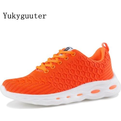 Woman Sports Running Shoes Flat Fish Scale Outdoor Breathable Couple Shoes Lightweight Athletic Mesh Sneakers Lace Up Women
