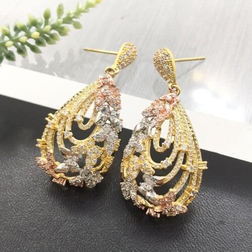 Lanyika Fashion Jewelry Olivary Hollow Romantic Butterfly Earrings Full Zircon Micro Plated Wedding Popular Best Gift