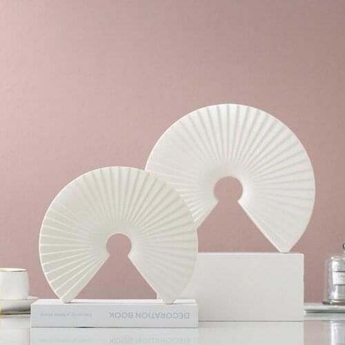 European-style Ceramic White Fan-shaped Crafts Ornaments Minimalist Model Room Living Room TV Cabinet Bookcase Hotel Decorations