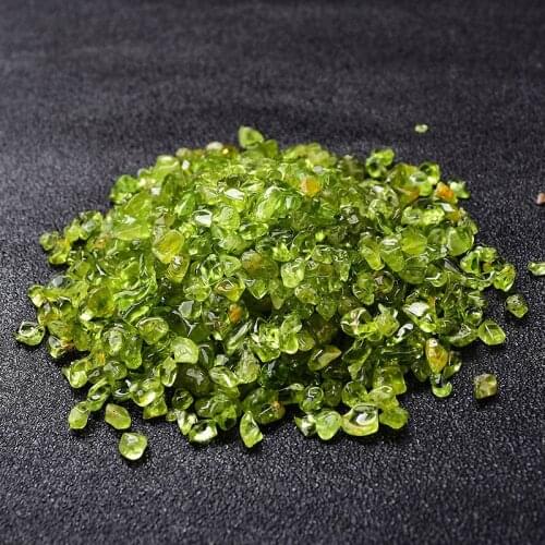 100g Natural peridot crystal turnover stone crystal healing specimens, gem mineral home desktop aquarium decoration