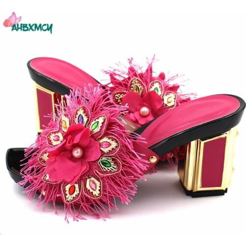 2020 Square Heels in Special Color Spesical Design Shoes with Appliques can Match Evening Bag for Wedding Party