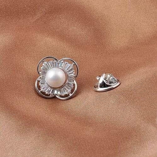 Cute Small Zircon Flower Anti-glare Brooch Simple Silver Color White Simulated Pearl Cardigan Buckle Collar Clip Pin Accessories