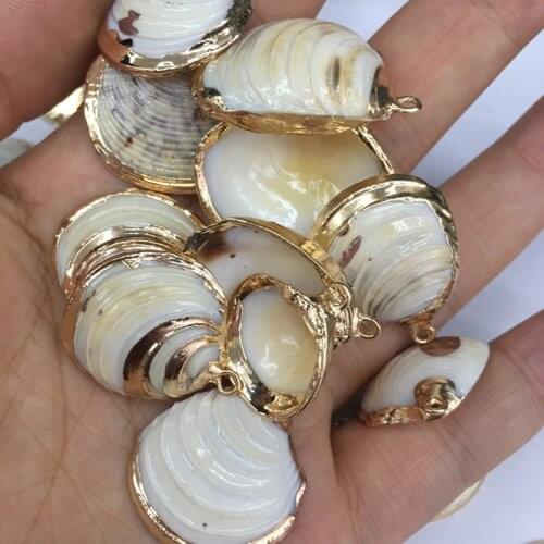 Natural shell Pendants Fan shape Exquisite charms for Jewelry Making DIY Bracelet Necklaces earrings Accessories Size 30x35mm
