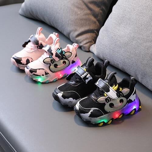 LekWinGi Kids Glowing Shoes