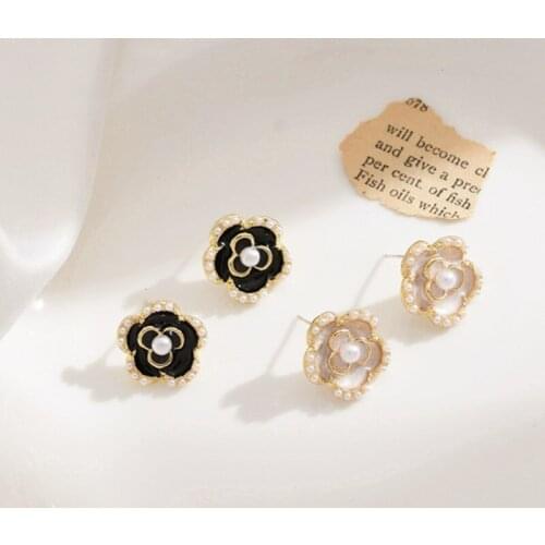 Fashion Elegant Delicate Black Rose Pearl Earring Cold Wind Ins Cool Personality Joker Stud Earrings Women