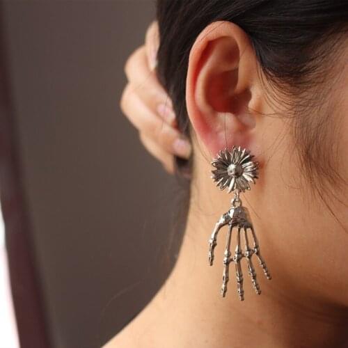 Skull Paw Pendants Drop Earrings Sunflower Top Hanging Earrings for Women Unique Design Exaggerated Earrings boucles d'oreilles