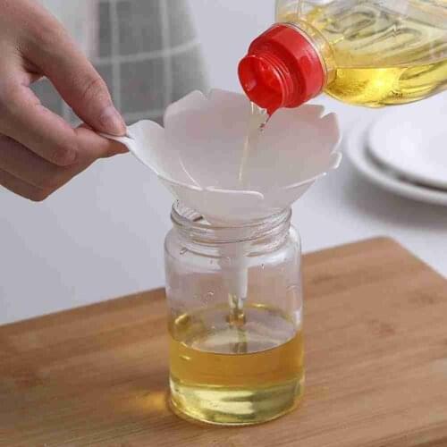 1Pcs Kitchen Style Funnel Household Olive Oil Spice Liquid Powder Dispenser Kitchen Accessories