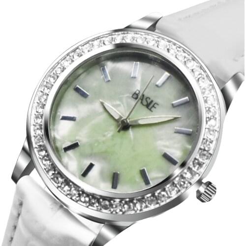 Factory Direct Sales of New Fashion Watches Women Tide Leisure Simple Student Quartz Ladies Watches 3Bar