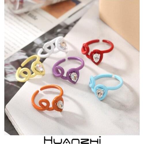 HUANZHI 2021 Fashion Summer Multicolor Metal Spray Paint Rhinestone Simple Geometric Ring For Women Girls New Party Jewelry Gift