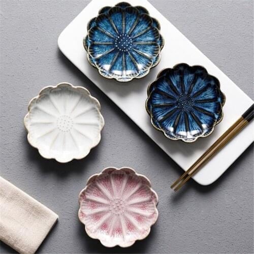 Creative Small Dish Ceramic Japanese Flower Plate Seasoning Soy Sauce Bowl Vinegar Dishes Ketchup Plates Decoration Gift Cultery