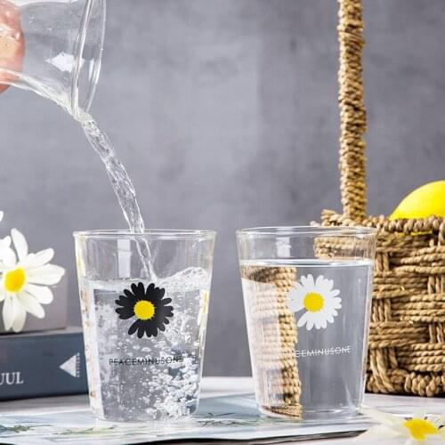 Small daisy glass female high temperature water cup Korean version of simple glass ins wind creative juice cup milk cup
