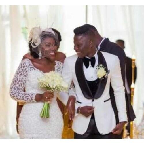 New Arrival One Button Ivory Groom Tuxedos Groomsmen Shawl Lapel Mens Suits Blazers (Jacket+Pants+Vest+Tie) W:1031