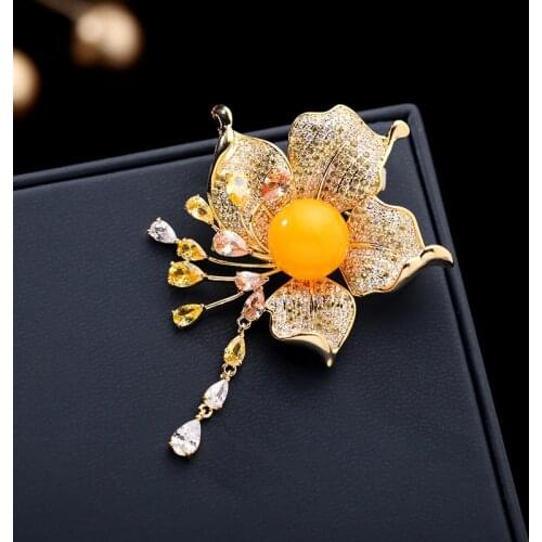 Shine Yellow Cubic Zircon Pearl Flower Brooches Pins for Women Coat Scarf Hat Accessories Jewelry Tassel Brooch Pin Girls Gifts