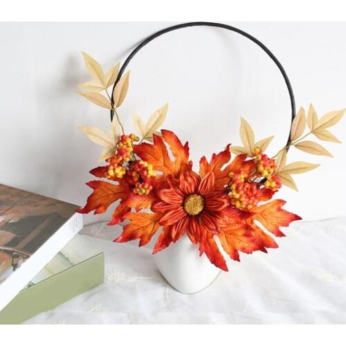 Vivid Durable Autumn Maple Leaf Harvest Thanksgiving Door Wreath Lightweight Artificial Wreath Anti-drop for Yard