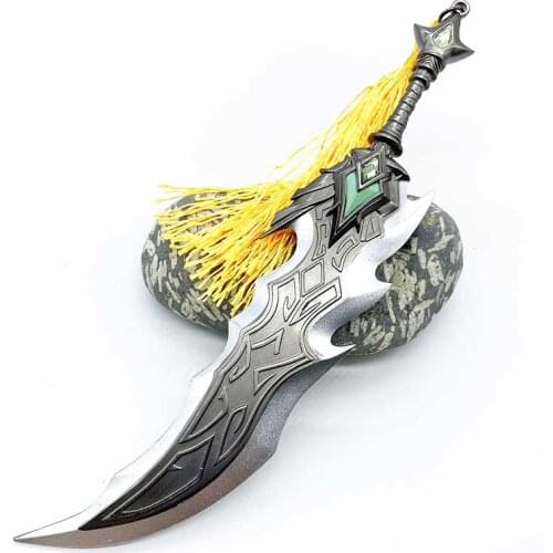 LOL Tryndamere Gaint Sword Greatsword The Barbarian King Blade Mini Metal Replica Small Weapon Model For Game Collection